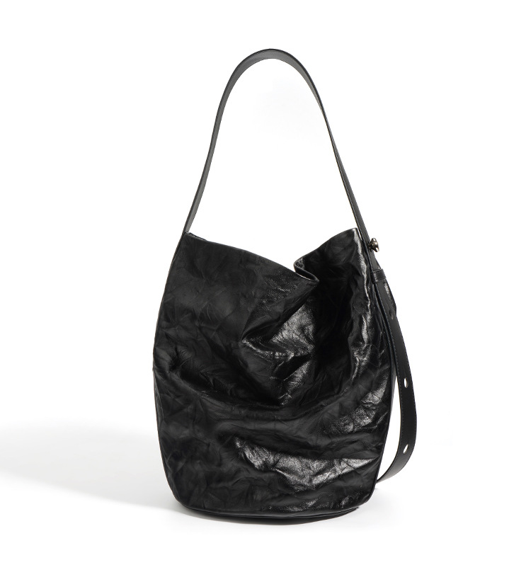 black tote bag